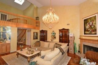 51 Eagle Chase, Woodbury, NY 11797-2914