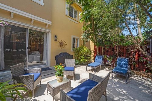 9027 18 St, Hollywood FL 33028-2501 exterior