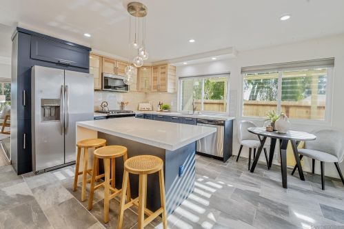 10883 Caravelle Pl, San Diego CA  92124-2048 exterior