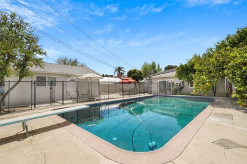 5642 Murietta Ave, Van Nuys, CA 91401-4708