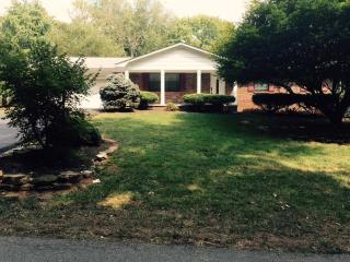 936 Sanders Rd, Knoxville, TN 37923-2759