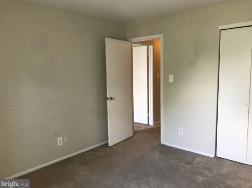 3094 Harbour Dr, Palmyra NJ 08065-2217 exterior