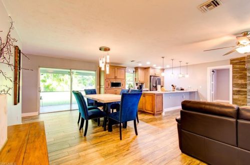 113 41st St, Cape Coral, FL 33904-8342