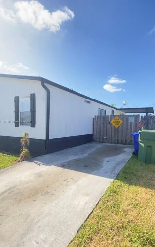 21740 3rd St, Hollywood, FL 33029-1037