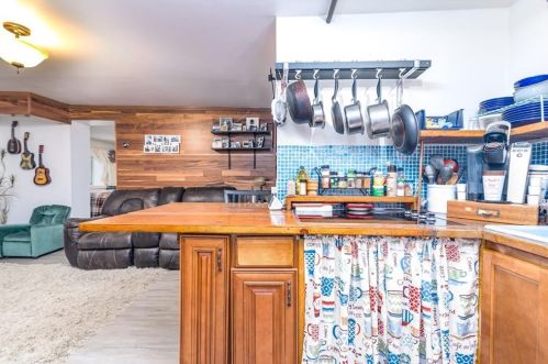 9 Ashby St, Providence RI 02919-6604 exterior