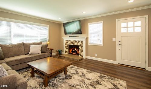 351 Sunset Ave, Oak View, CA 93022-9711