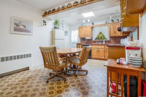 608 6th St, Elwood NY  11731-2326 exterior