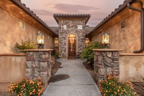 19321 Wolf Glen Ln, Grass Valley, CA 95949-7828