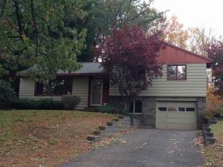7 Beechwood Dr, Newtonville NY  12110-3629 exterior