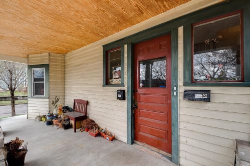 857 Dayton Ave, Saint Paul, MN 55104-6894