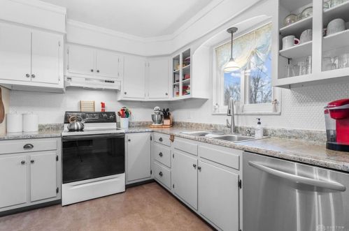 338 Crestway Rd, Englewood OH  45315-9702 exterior