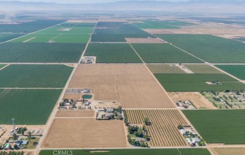 15414 Cuda Dr, Bakersfield CA  93307-9279 exterior