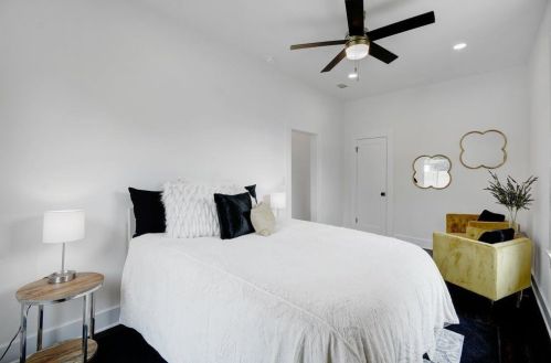 4703 Delores Ave, Austin TX 78721-2001 exterior