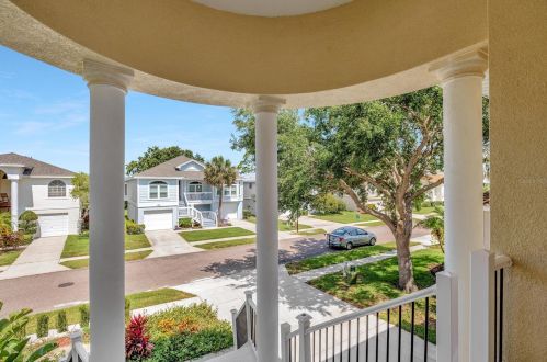 1040 Pointe Alexis Dr, Tarpon Springs FL  34689-7119 exterior