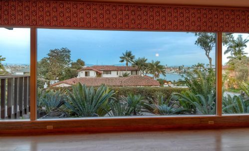 2980 Nichols St, San Diego CA  92106-3425 exterior