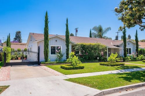 1024 Freeland St, Long Beach, CA 90807-1614