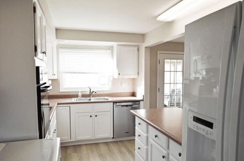 425 Geron Dr, Springfield OH 45505-2803 exterior