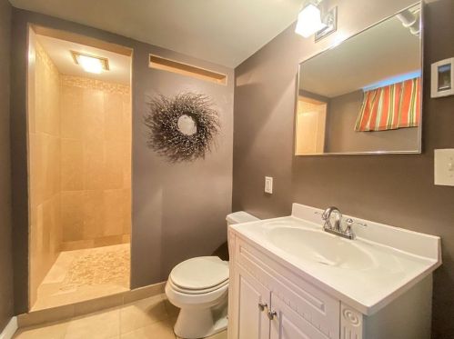 922 County Rd B, Saint Paul MN 55113-4405 exterior