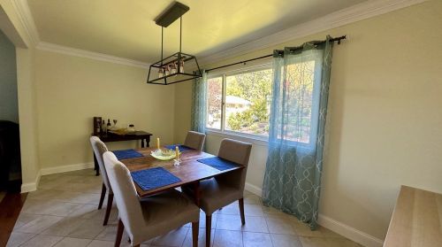 493 Birch Way, New Kensington PA  15068-5037 exterior