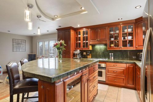 9020 Lismore Dr, Elk Grove CA  95624-2661 exterior