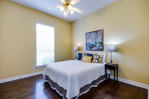 4604 Deer Valley Ln, Richardson TX  75082-3872 exterior