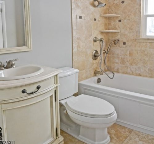 21 Clover Hill Dr, Roxbury Township NJ  07836-9557 exterior