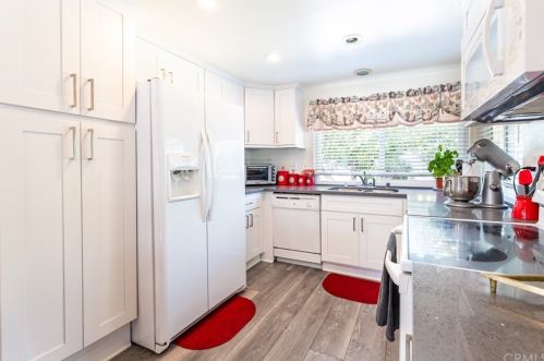 11801 La Serna Dr, Whittier CA  90604-3250 exterior