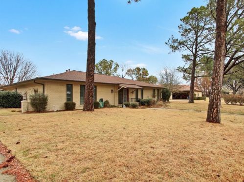 149 Village Estates Dr, Lewisville, TX 75077-7118