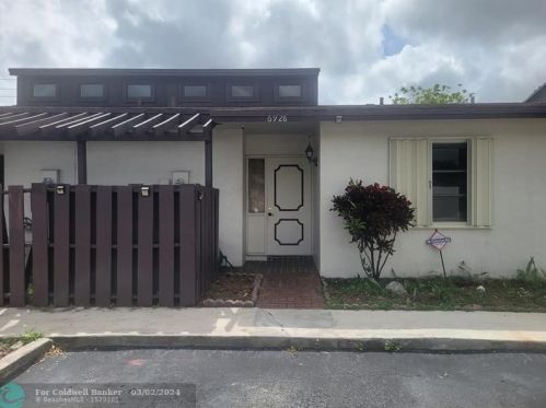 6928 40th Ct, Hollywood, FL 33023-6646
