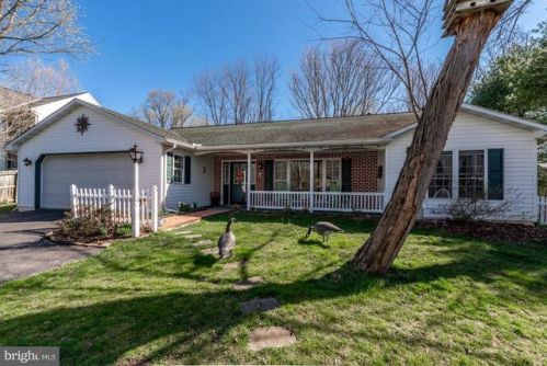 255 Ironstone Ridge Rd, Lancaster, PA 17603-9472