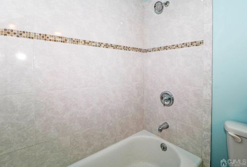 4 Cymbeline Dr, Old Bridge NJ  08857-2704 exterior