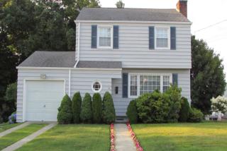283 Bretton St, Bridgeport, CT 06606-4038
