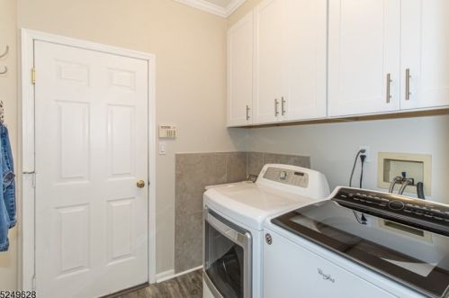 11 Autumn Dr, Scotch Plains NJ  07076-2431 exterior