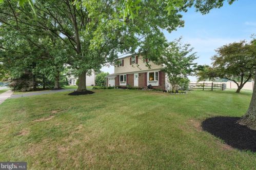 1897 Rampart Ln, Lansdale, PA 19446-5028
