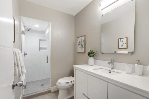 1685 Grizilo Dr, San Jose CA  95124-1920 exterior