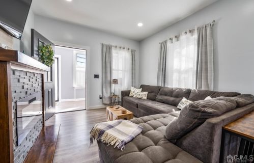 25 Hanson Ave, Perth Amboy NJ  08863-1730 exterior