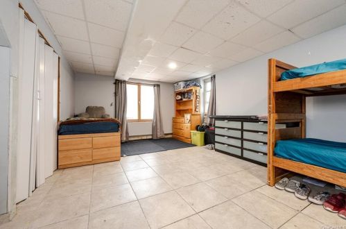 4400 Locust Point Dr, Bronx NY  10465-4038 exterior