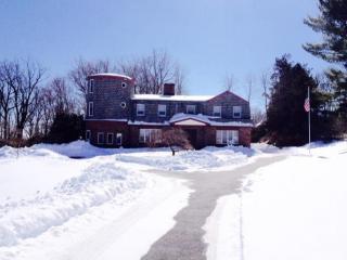 881 Old Kensico Rd, Thornwood, NY 10594-2313