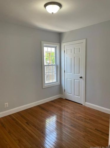 865 Noble Ave, Bridgeport CT  06608-1049 exterior