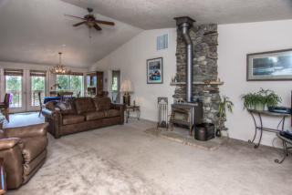 69544 Sisters View Dr, Black Butte Ranch, OR 97759-9830