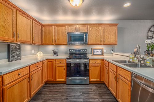 189 Pine Ridge Ct, Mishicot WI  54228-9515 exterior