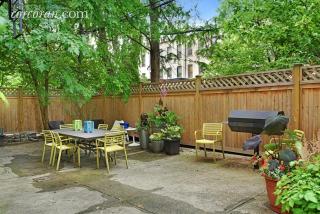 355 Saint Johns Pl, Brooklyn, NY 11238-5201