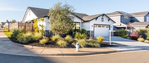 3915 Millbrook Dr, Santa Rosa, CA 95404-7614