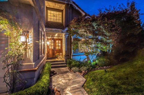 25 Chatsworth Ct, Danville, CA 94506-1127