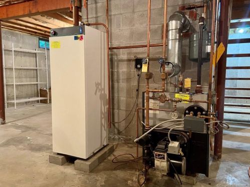 55 Shoddy Mill Rd, Manchester CT  06043-7817 exterior