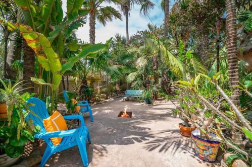 4438 Pescadero Ave, San Diego CA 92107-3629 exterior