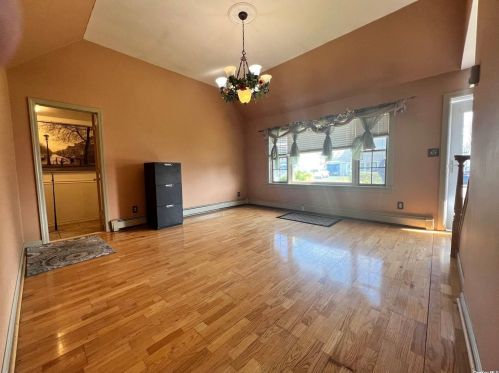 4016 Jean Ave, Bethpage NY  11714-4521 exterior