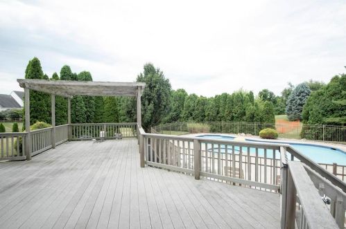 2362 Cross Creek Rd, Macungie PA  18062-9549 exterior