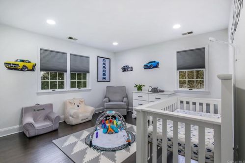 10 Reynal Xing, Scarsdale NY  10583-7414 exterior