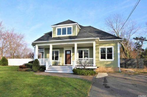 26 Moriches Rd, Lake Grove, NY 11755-2221